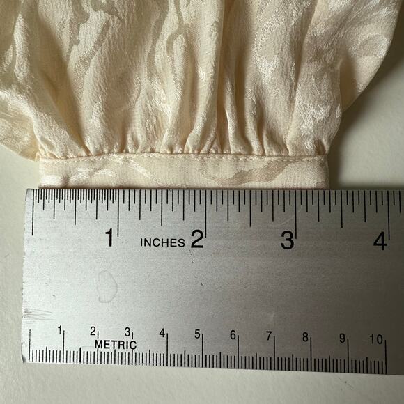 Vintage Marshall Field's Silk Blouse Cream with Jacquard Pattern 70s/80s Sz 10 - Picture 16 of 16